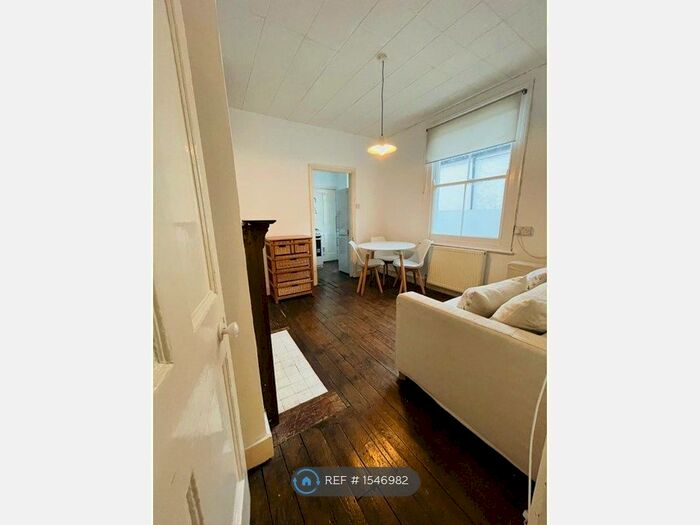 2 Bedroom Flat To Rent In Codrington Hill, London, SE23