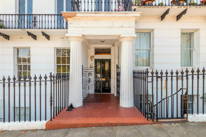 1 Bedroom Apartment To Rent In Sussex Square, Brighton, BN2