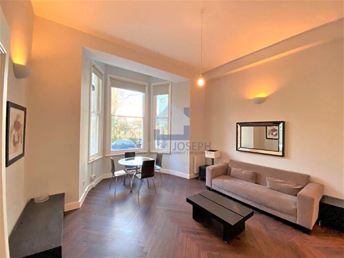 1 Bedroom Flat To Rent In Redcliffe Square, Chelsea, London, SW10