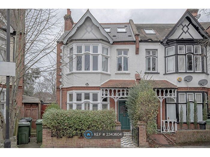 6 Bedroom Semi-Detached House To Rent In London, London, SW16