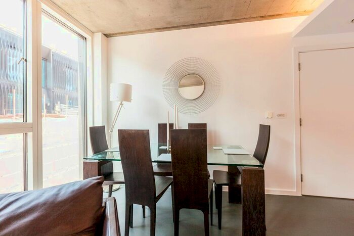 2 Bedroom Flat To Rent In Cosmopolitan House, Christina Street, Shoreditch, London, EC2A