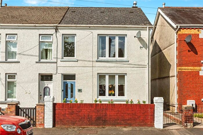 3 Bedroom Semi-Detached House For Sale In Heol Aman, Glanamman, Ammanford, Carmarthenshire, SA18