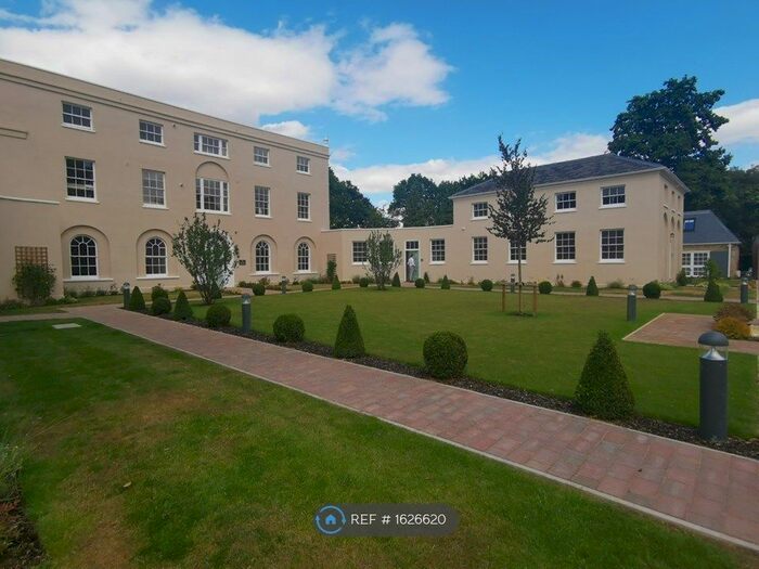 1 Bedroom Terraced House To Rent In Stroude Road, Egham, TW20