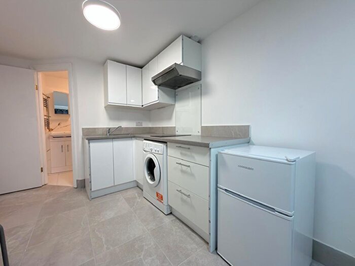 1 Bedroom Studio To Rent In Lindsay Close, Cr, CR4