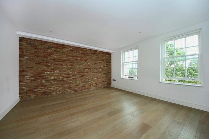 2 Bedroom Flat To Rent In High Street, London, W3