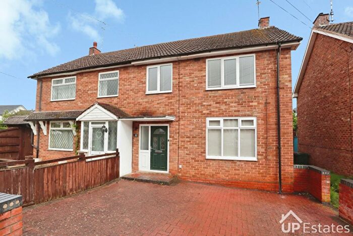 3 Bedroom Semi Detached House To Rent In The Farmstead, Coventry, CV3