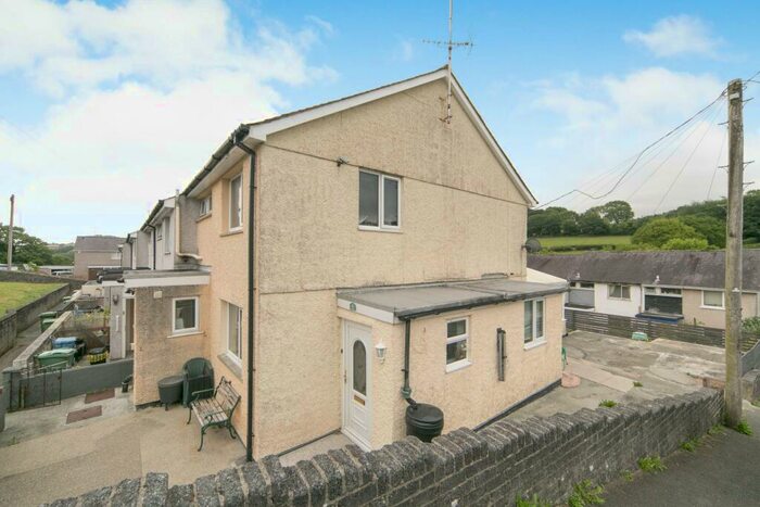 3 Bedroom End Of Terrace House For Sale In Bro Syr Ifor, Tregarth, Bangor, Gwynedd, LL57