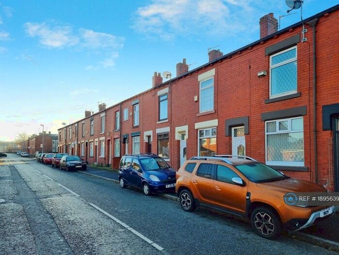 2 Bedroom Terraced House To Rent In Burnley Lane, Oldham, OL9