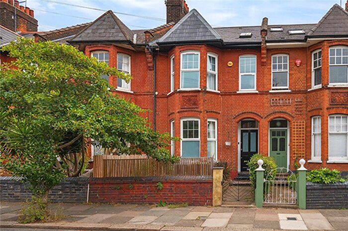 4 Bedroom Terraced House For Sale In Barratt Avenue, London, N22
