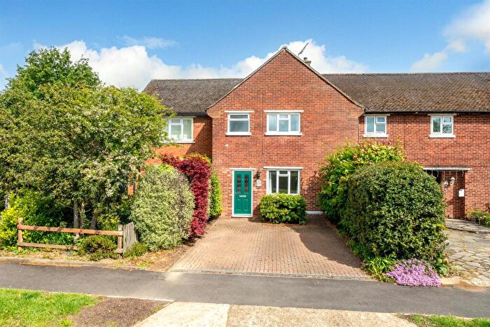 3 Bedroom Terraced House For Sale In Carnegie Rd St Albans Herts, AL3