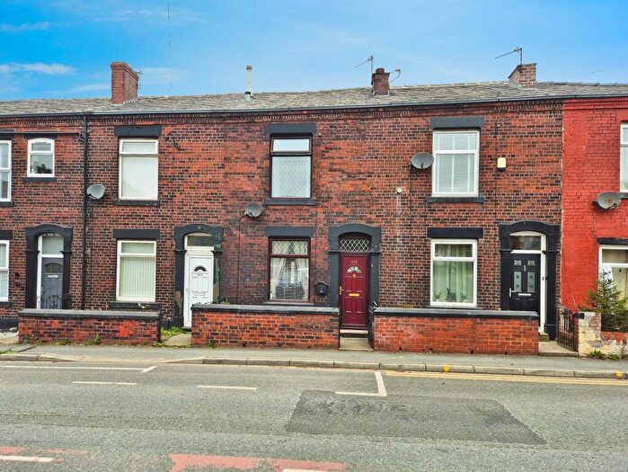 2 Bedroom Terraced House For Sale In Shaw Road, Oldham, OL2