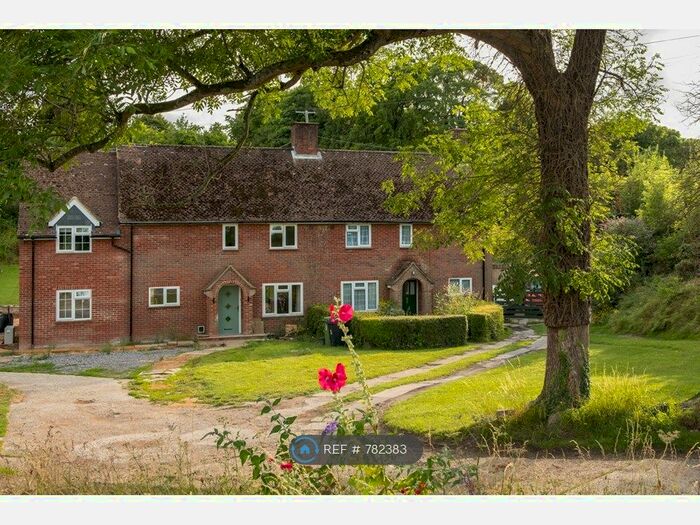 4 Bedroom Semi-Detached House To Rent In Clere Cottages, Newbury, RG20