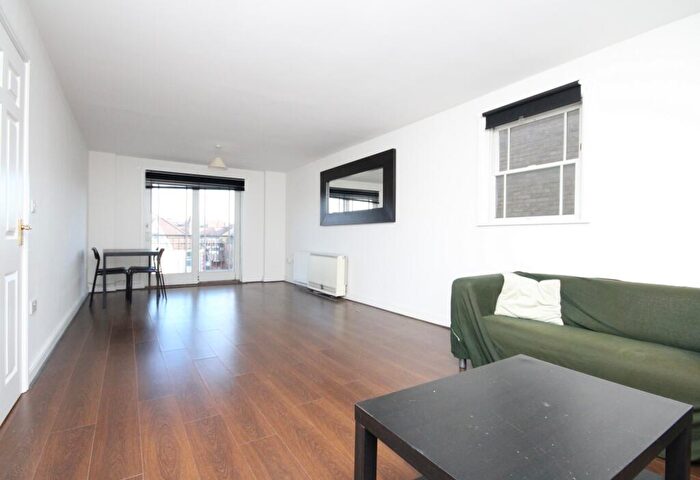 2 Bedroom Flat To Rent In High Road, Bounds Green, N22