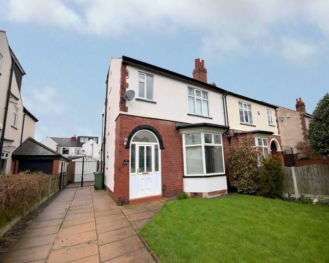 4 Bedroom Semi-Detached House To Rent In The Drive, Crossgates, Leeds, LS15