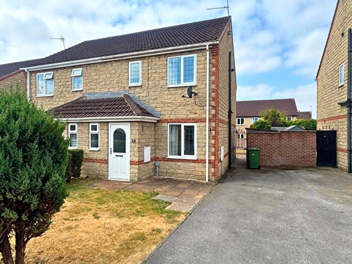 3 Bedroom Semi-Detached House For Sale In Nutwell Court, Scunthorpe, North Lincolnshire, DN16