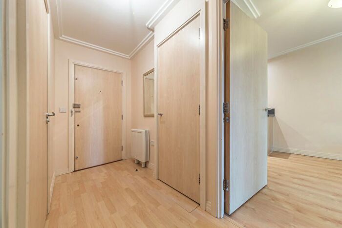 1 Bedroom Flat To Rent In Victoria Road, London, W3