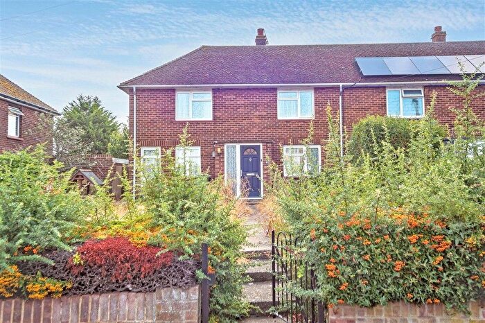 3 Bedroom End Of Terrace House For Sale In Hillside Avenue, Queenborough, ME11