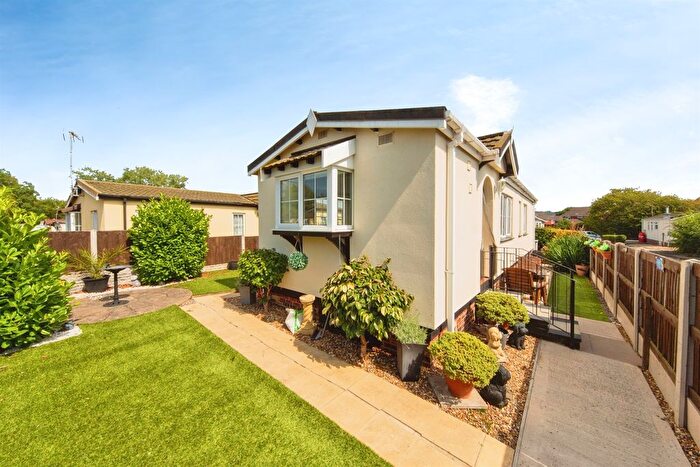 2 Bedroom Park Home For Sale In Orchard Park, Elton, Chester, CH2
