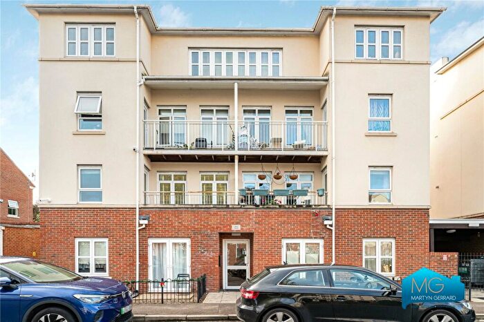 2 Bedroom Apartment To Rent In Magdalene Gardens, Whetstone, London, N20