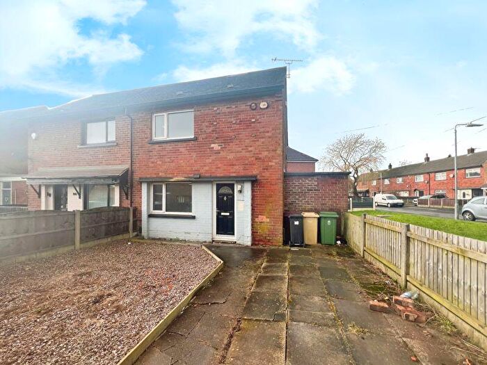 2 Bedroom Semi-Detached House To Rent In Queensway, Kearsley, Bolton, BL4