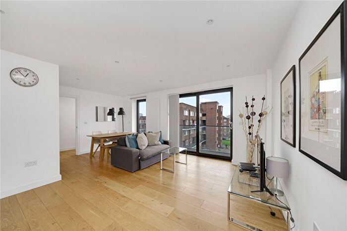 2 Bedroom Flat To Rent In Kingsland Road, London, E2