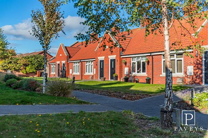 1 Bedroom Bungalow For Sale In Luff Way, Walton On The Naze, CO14