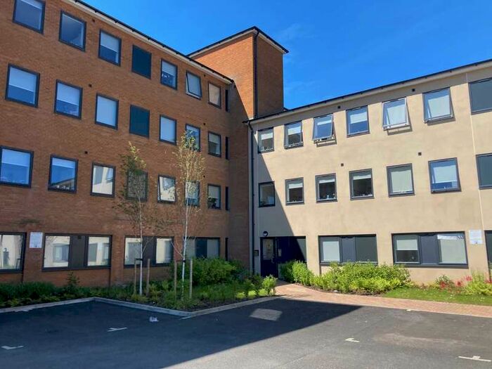 2 Bedroom Apartment To Rent In Crown House, Banbury, OX16