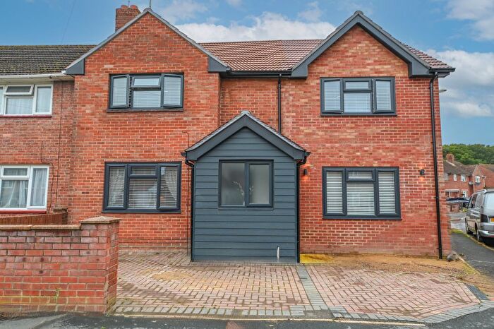 3 Bedroom Semi-Detached House For Sale In Parkhouse Farm Way, Havant, PO9