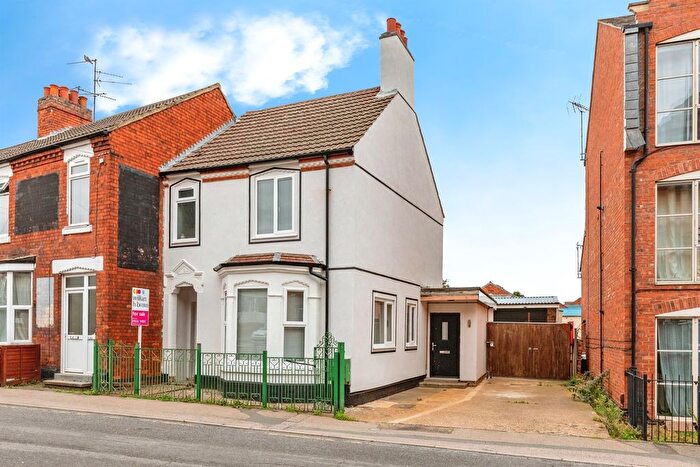 3 Bedroom End Terrace House For Sale In Bath Road, Kettering, NN16