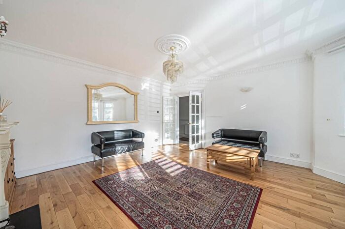 7 Bedroom House To Rent In Inchmery Road, Catford, London, SE6