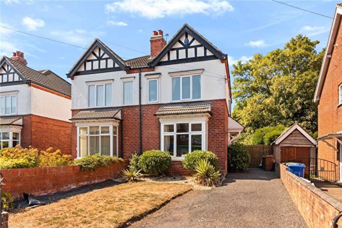 3 Bedroom Property For Sale In Waltham Road, Grimsby, DN33