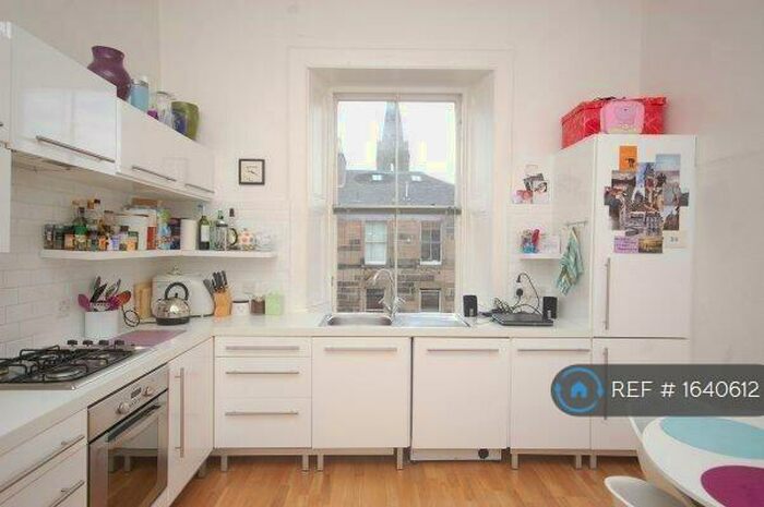 2 Bedroom Flat To Rent In Oxford Street, Edinburgh, EH8