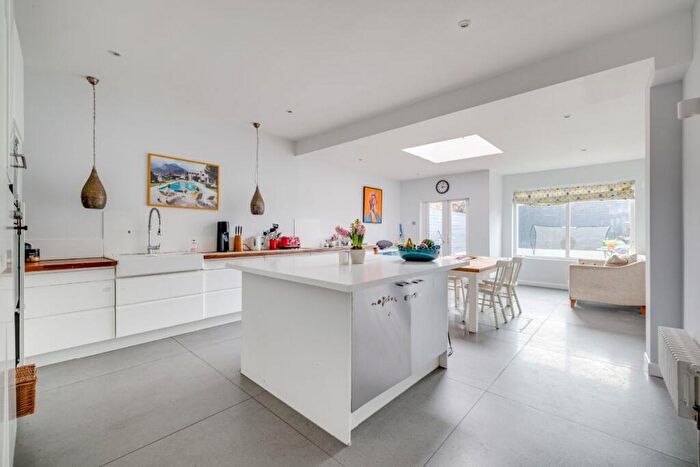 4 Bedroom Terraced House For Sale In Avenue Gardens, SW14