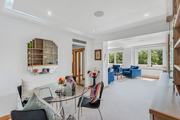 3 Bedroom Flat For Sale In Piccadilly, London, Half Moon Street, United Kingdom, Piccadilly, W1J