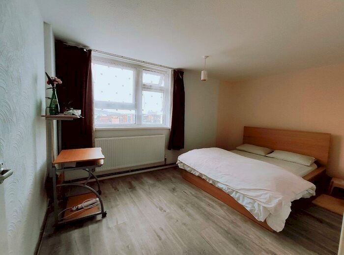 2 Bedroom Flat To Rent In Dorset Court, Kingsland Road, Luton, LU1