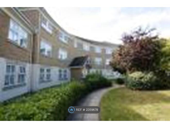 2 Bedroom Flat To Rent In Hurworth Avenue, Slough, SL3