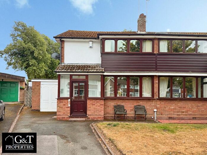 3 Bedroom Semi-Detached House For Sale In The Plantation, Brierley Hill, DY5