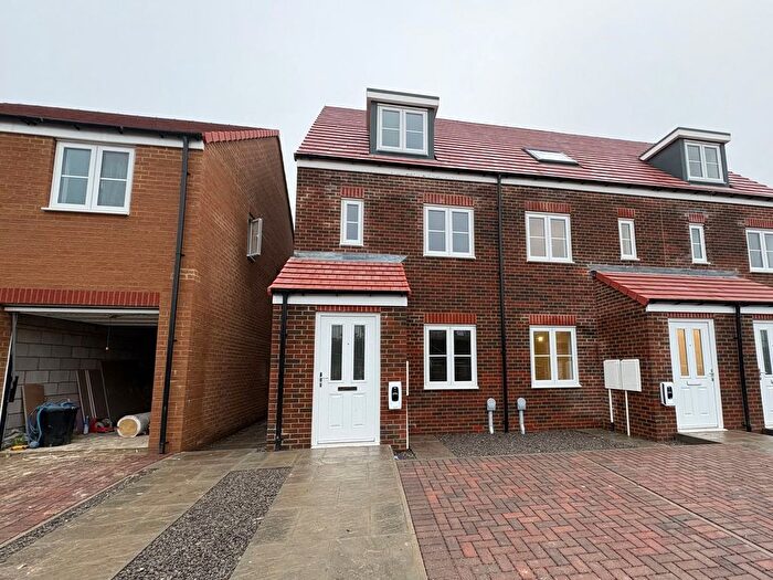 3 Bedroom End Terrace House To Rent In South Pastures, Gateshead, NE10