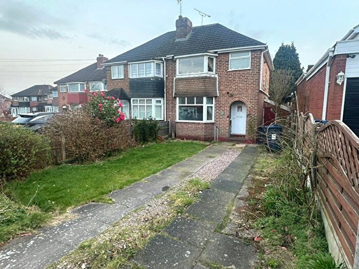 3 Bedroom Detached House For Sale In Torre Avenue, Birmingham, West Midlands, B31