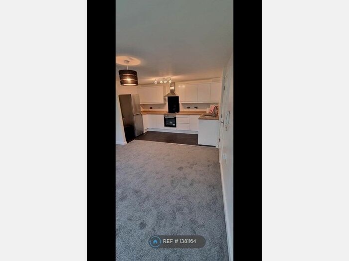 2 Bedroom Flat To Rent In Gabriel Court, Leeds, LS10