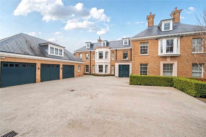 7 Bedroom Detached House For Sale In Knowl Wood Lane, Farnborough Park, BR6