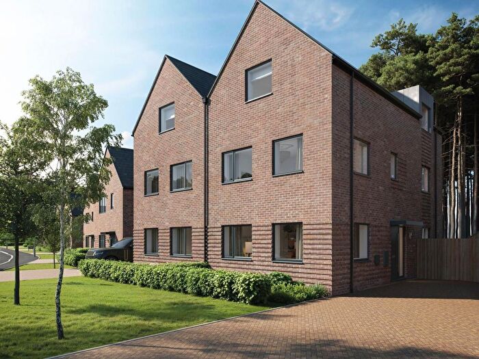 3 Bedroom Detached House For Sale In Bream Way, Wokingham, RG40