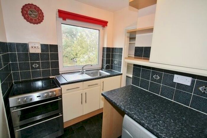 2 Bedroom Flat To Rent In Heath End Road, Baughurst, RG26