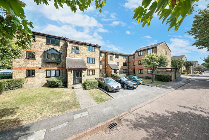 2 Bedroom Flat To Rent In Gandhi Close, London, E17