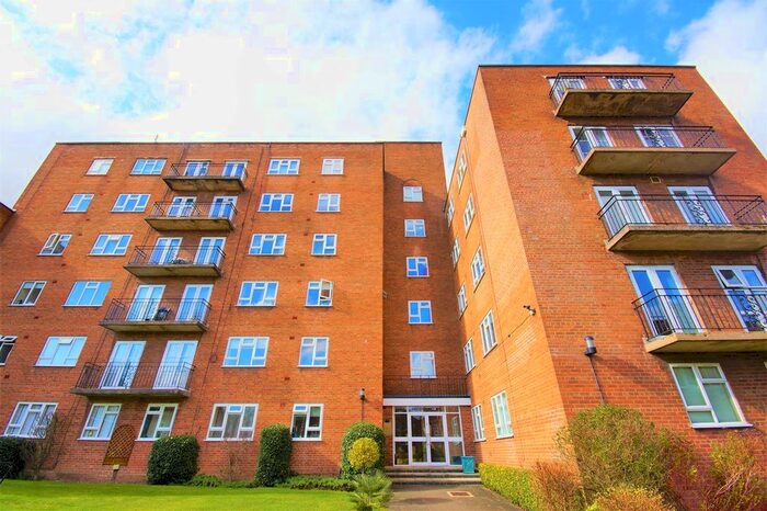1 Bedroom Flat To Rent In Phoenix Court, West Drive, Birmingham, B5