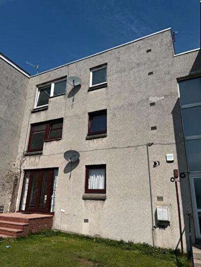 3 Bedroom Flat To Rent In Southampton Place, Stannergate, Dundee, DD4