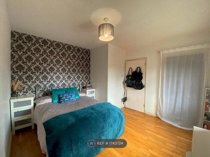 1 Bedroom Flat To Rent In Hewison Street, London, E3