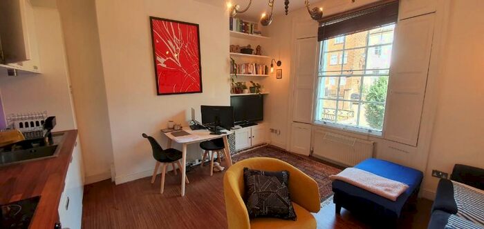 2 Bedroom Flat To Rent In Hornsey Road, London, N19