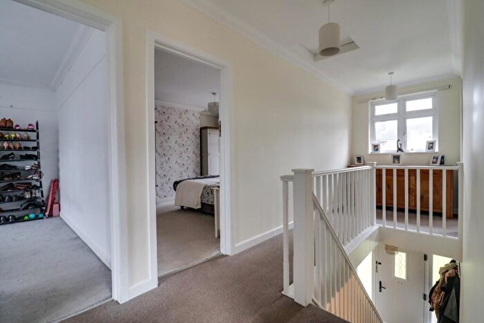 4 Bedroom Detached House For Sale In Oak Road, Woolston, SO19
