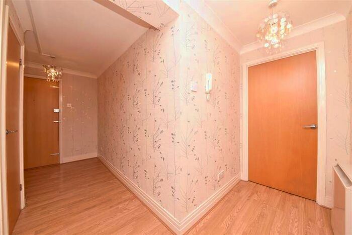 1 Bedroom Flat To Rent In Friern Park, North Finchley, N12